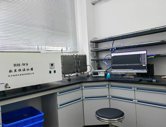 Function of Digital Display Constant Temperature Water Bath: It is professionally used to test and monitor the heating temperature of warm patches, simulate actual use environment, accurately detect heat stability, peak temperature and continuous heating performance, ensuring the iron powder heating temperature of heat patches meets industry safety and production standards.